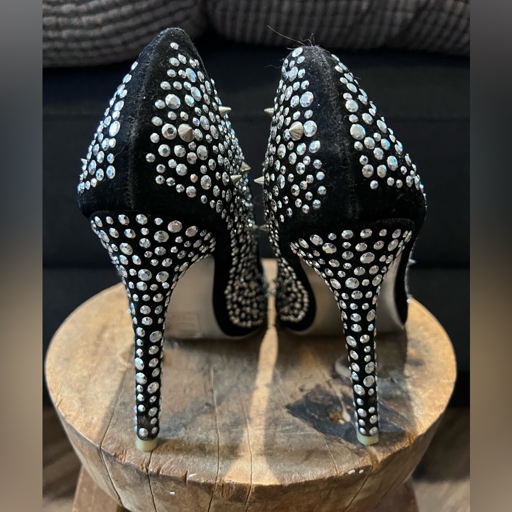 Shoedazzle prom metal studded black suede party pumps shoes - Picture 2 of 5